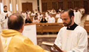 «Il desiderio di rispondere a Dio di fronte a un invito ad amarlo» – P. César Jairo Tobón, LC sarà ordinato sacerdote a maggio, a Roma